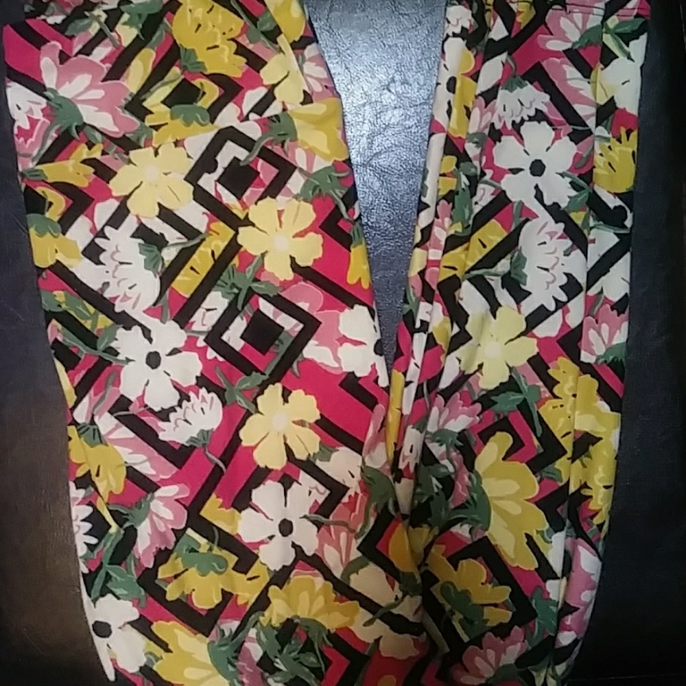 LuLaRoe One Size Leggings